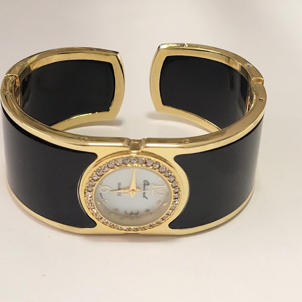 OSIROCK Ladies Black Cuff Band Analog Watch Quartz